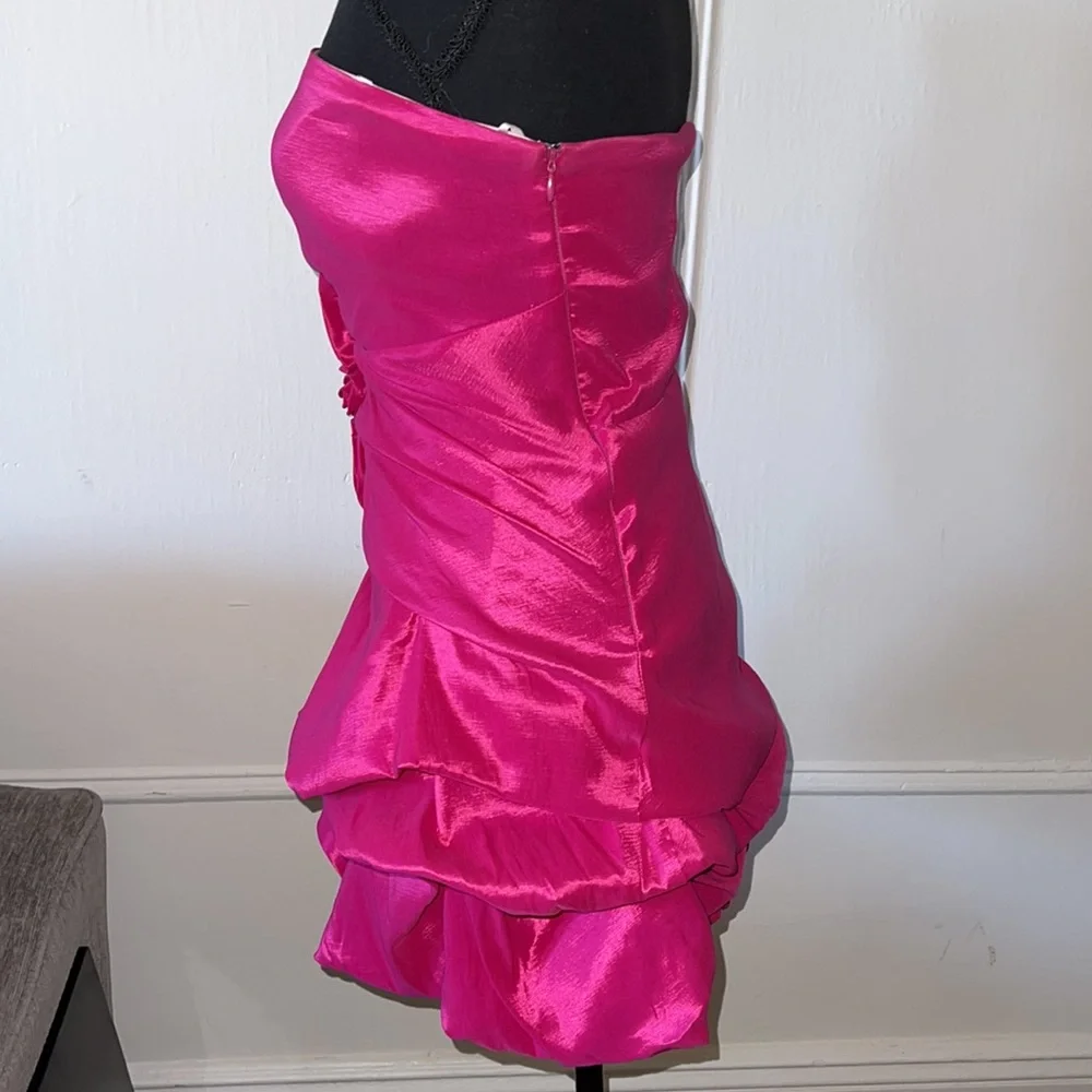 Hot pink mini dress. Size M - Picture 6 of 6